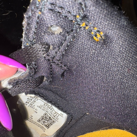 Nike Air Jordan 1 Retro OG High GS “Taxi” (575441-711) Youth Size 4 - Picture 6 of 6